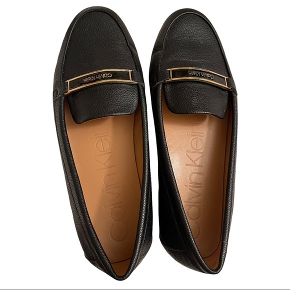 Calvin Klein, LIRA black loafers, with gold branding in front. Classy, size 8.5 - Picture 1 of 9